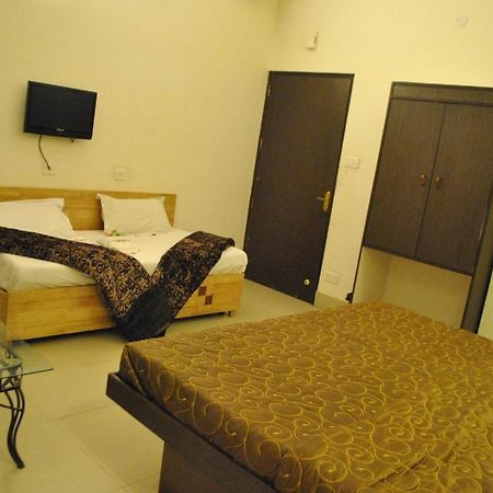 Hotel Golden Deluxe Divisione di Divisione di Jaipur Esterno foto