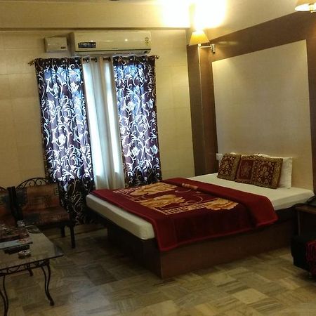 Hotel Golden Deluxe Divisione di Divisione di Jaipur Esterno foto