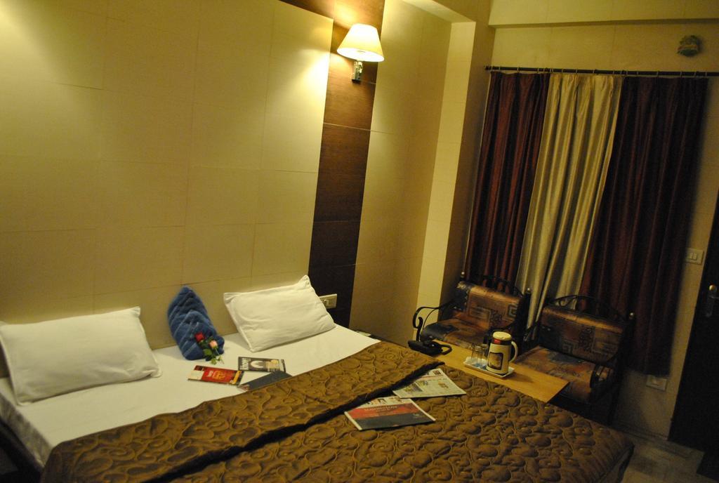 Hotel Golden Deluxe Divisione di Divisione di Jaipur Esterno foto