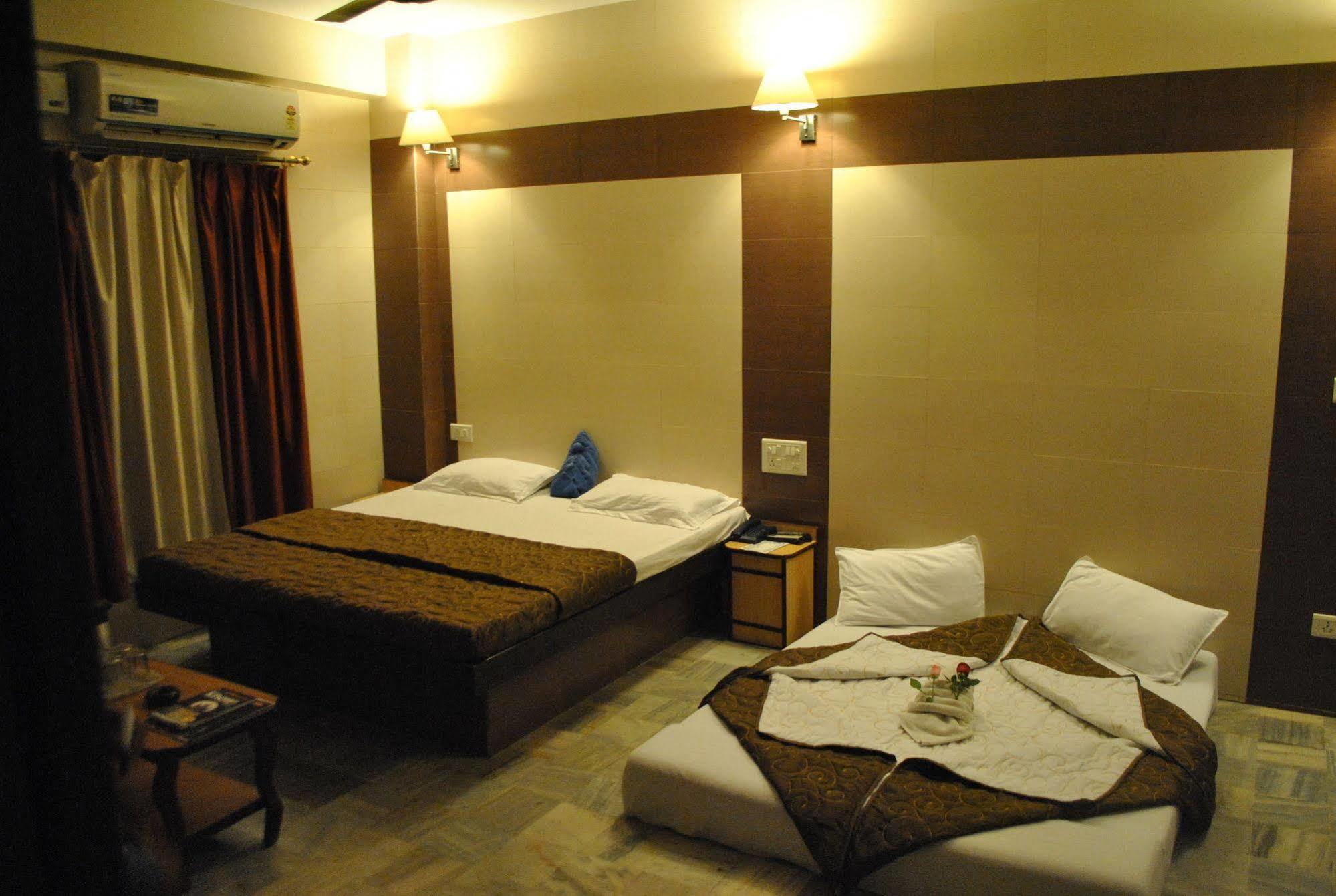 Hotel Golden Deluxe Divisione di Divisione di Jaipur Esterno foto