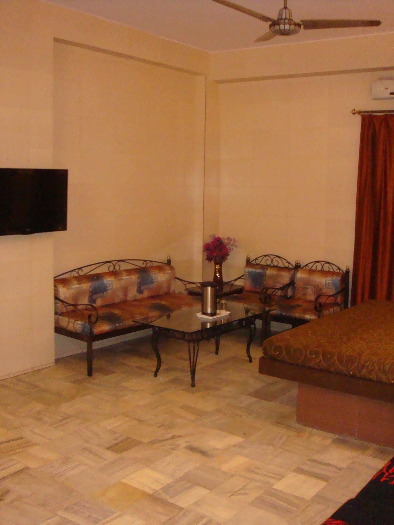 Hotel Golden Deluxe Divisione di Divisione di Jaipur Esterno foto